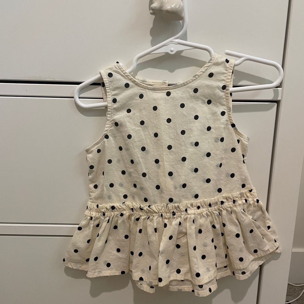 H&M girls top. Perfect condition.